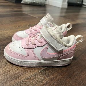Nike Toddler White and Pink Sneakers Size 8